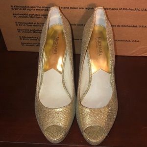 Michael Kors Sparkly Pumps!!